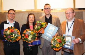 Preisträger 2013: Enrico Bock, Melanie Ludwig und die beiden Gewinner Thomas van Waegeningh und Christian Hackmann (v. l.) - Foto: N. Dietrich/Bibliomed